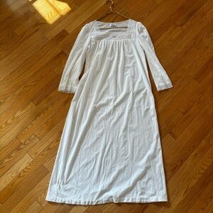 Vintage 1960s Soft Flannel Ruched Pointelle Lace-Trim Nightgown M / L